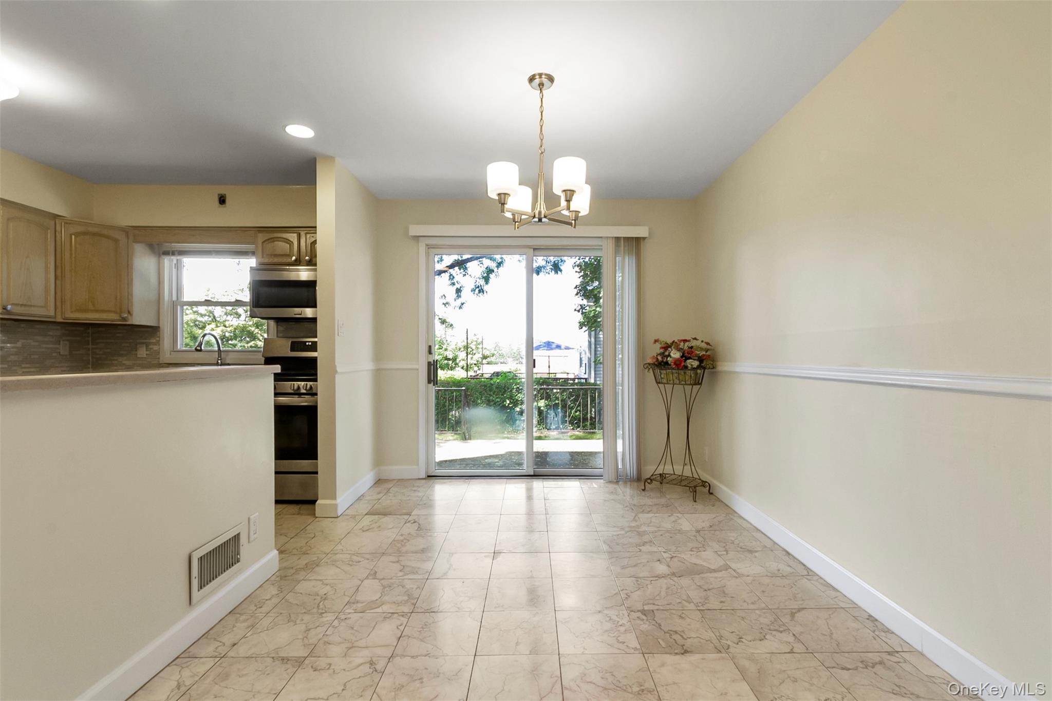 #5 photo, 73 Ewart Street, Scarsdale , NY 10583