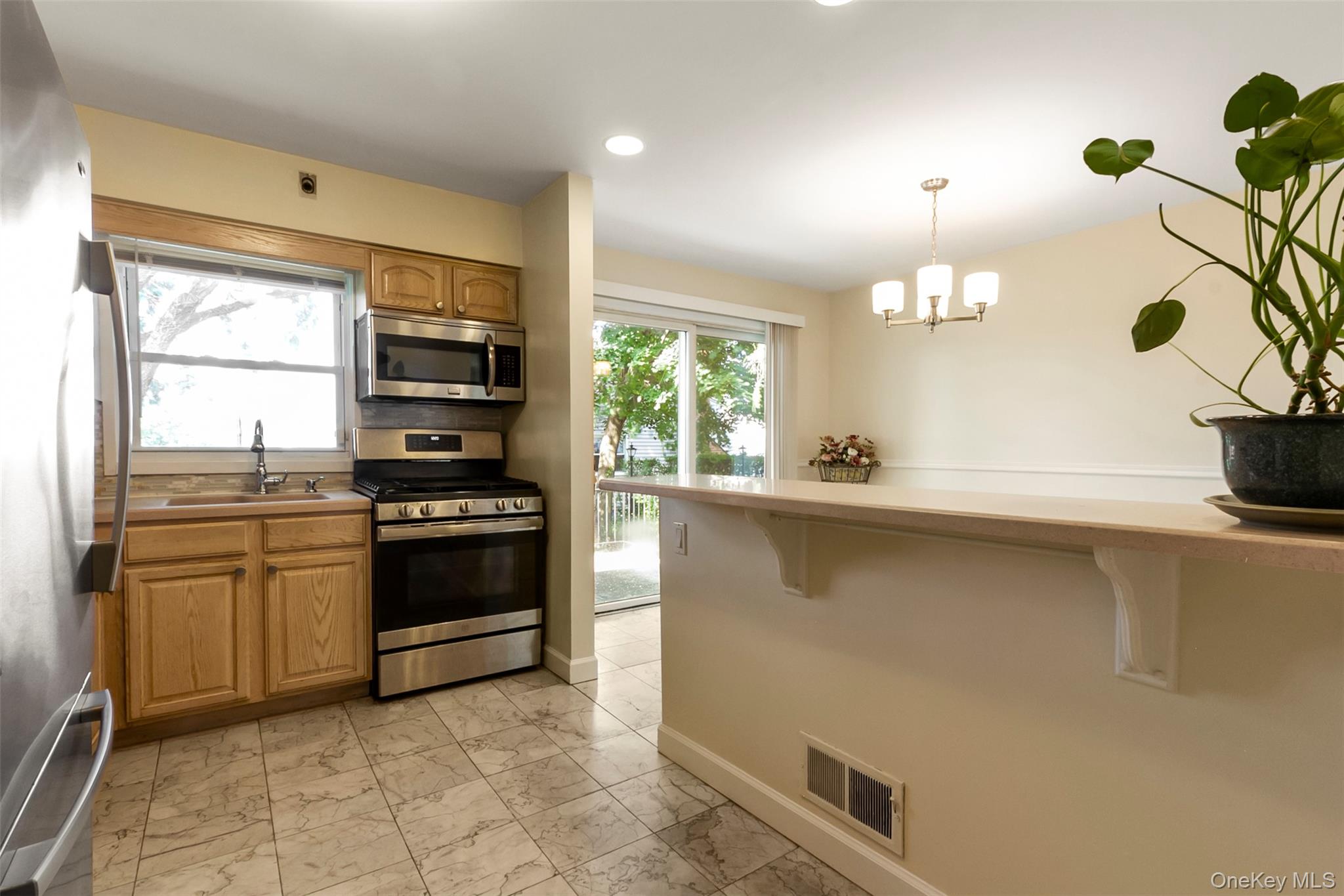 #8 photo, 73 Ewart Street, Scarsdale , NY 10583