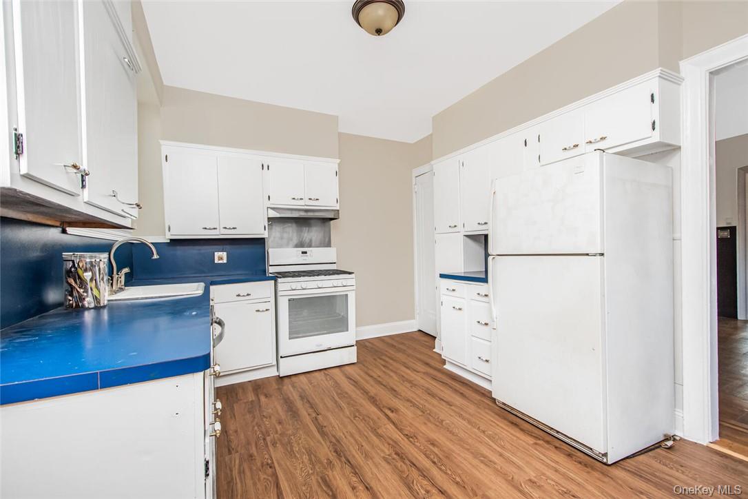 #4 photo, 115 East 235th Street, Bronx , NY 10470