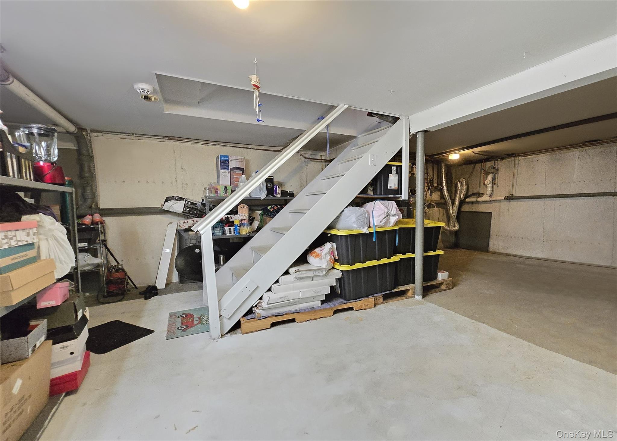 #17 photo, 10 Hyde Lane, Coram , NY 11727