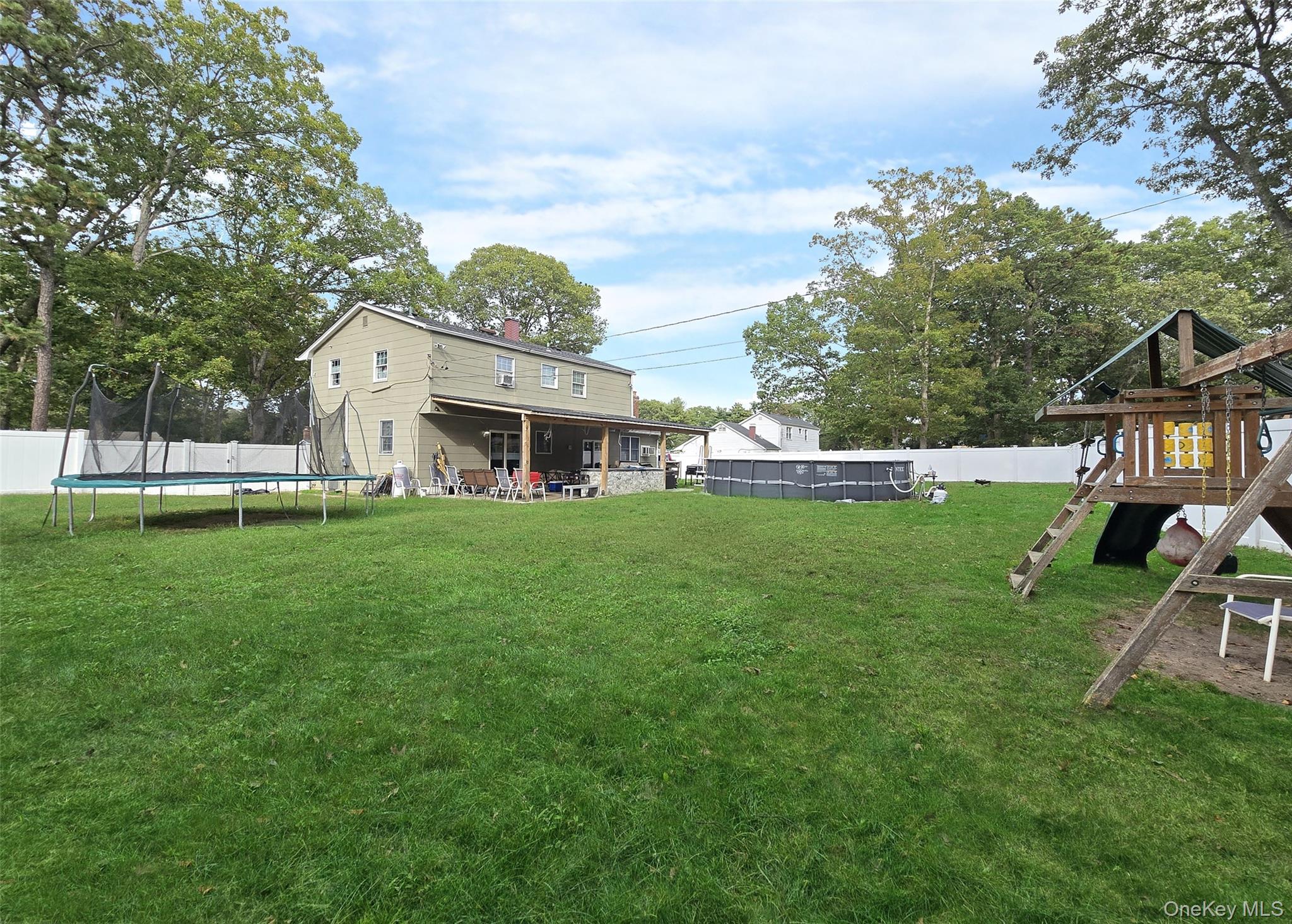 #2 photo, 10 Hyde Lane, Coram , NY 11727