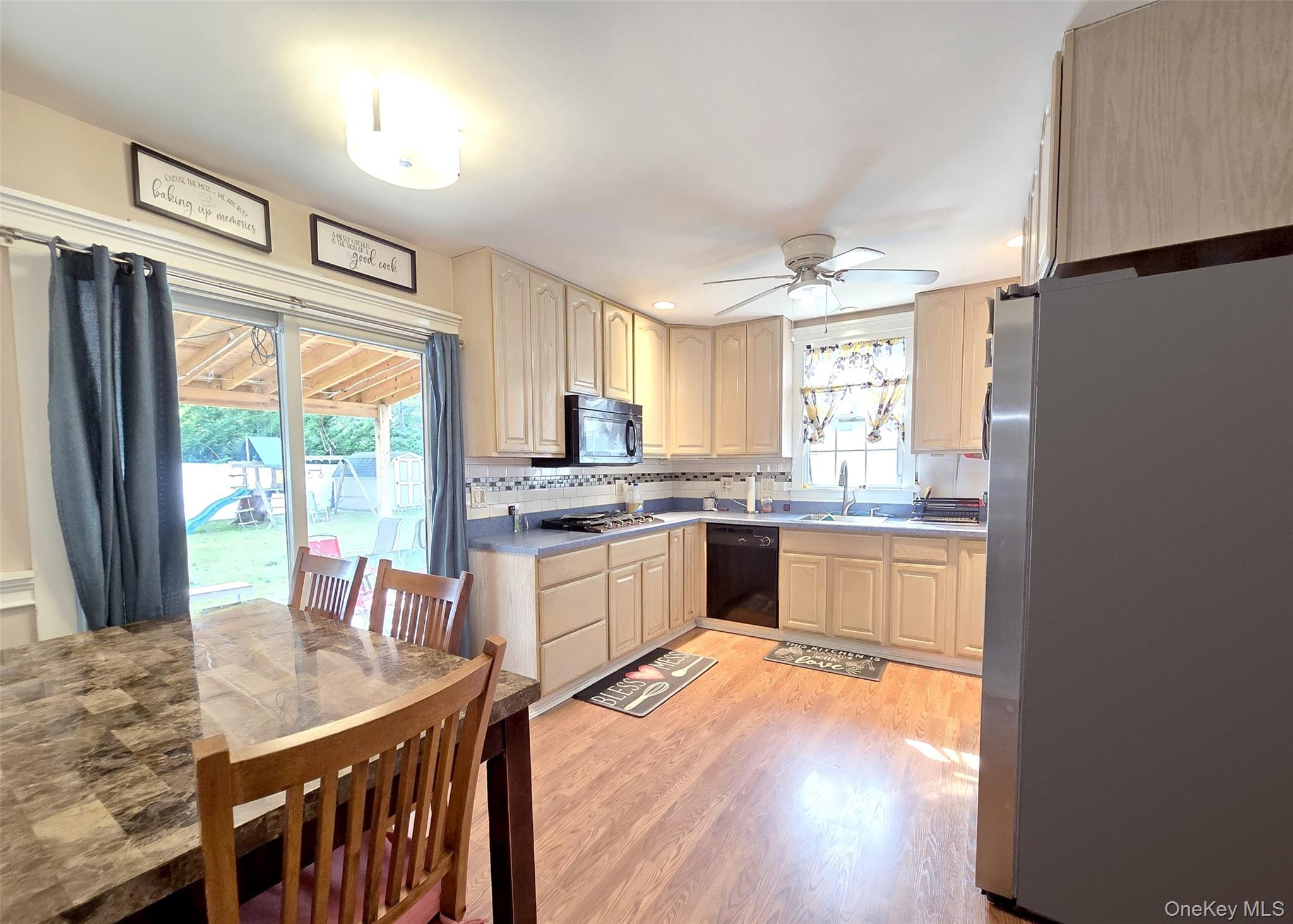 #6 photo, 10 Hyde Lane, Coram , NY 11727