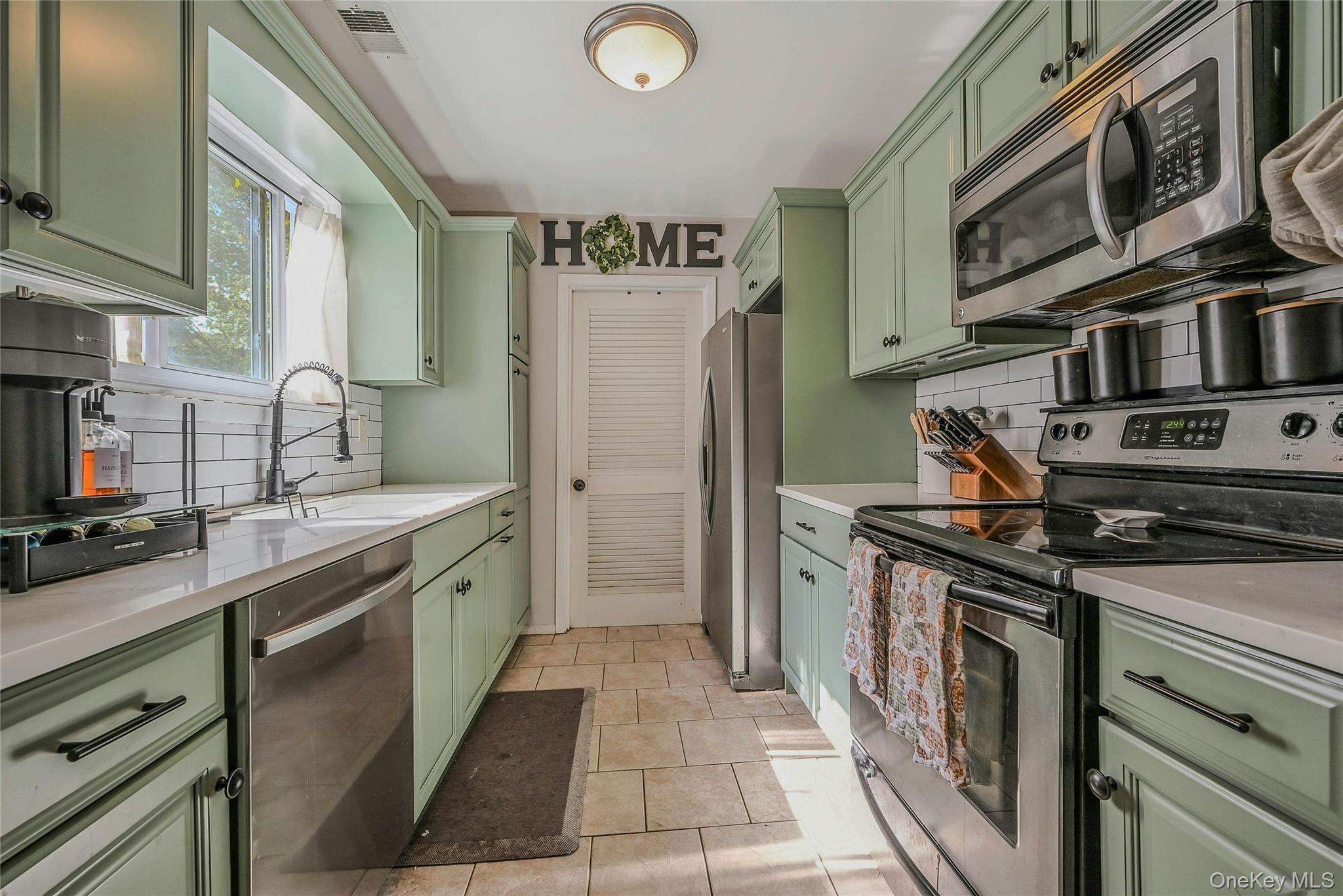 #5 photo, 215 Springmeadow Drive, Holbrook , NY 11741