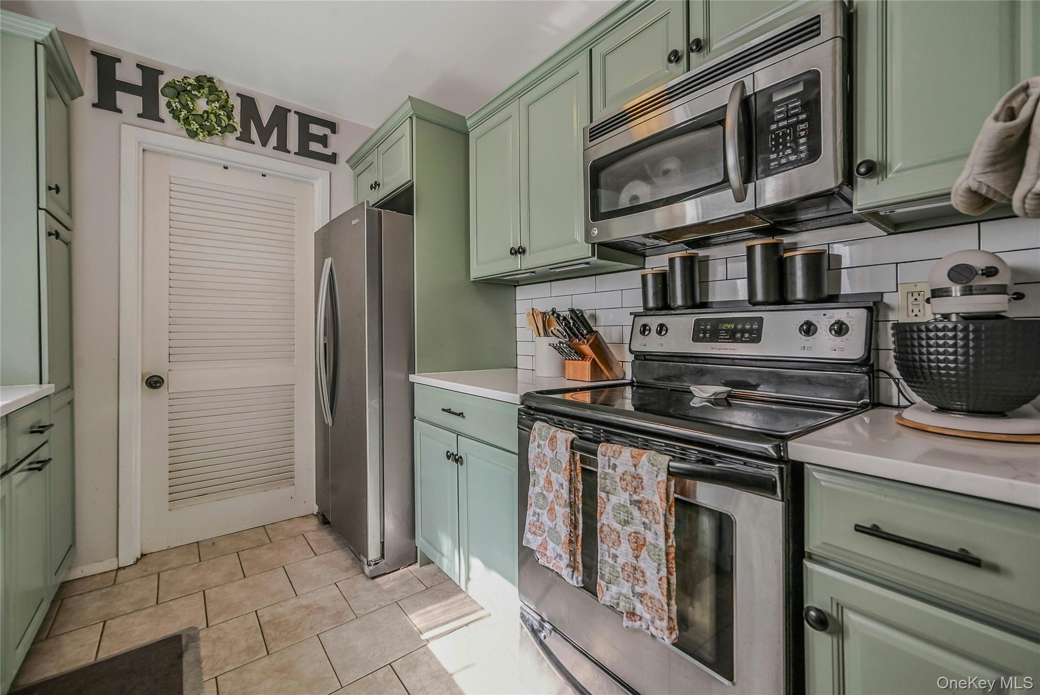 #6 photo, 215 Springmeadow Drive, Holbrook , NY 11741