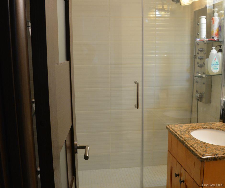 #18 photo, 118-18 Union Turnpike, クイーンズ区 Kew Gardens , NY 11415