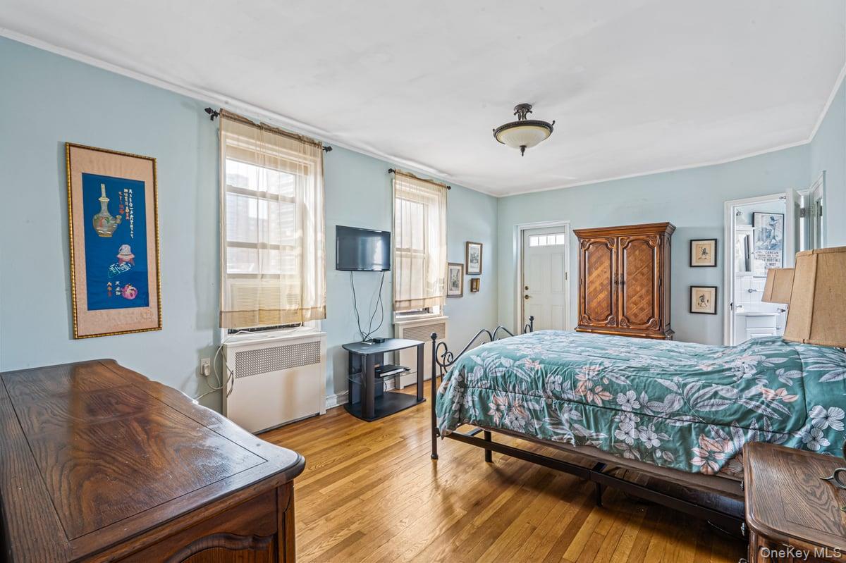 #11 photo, 69-40 Yellowstone Boulevard, फॉरेस्ट हिल्स Forest Hills , NY 11375