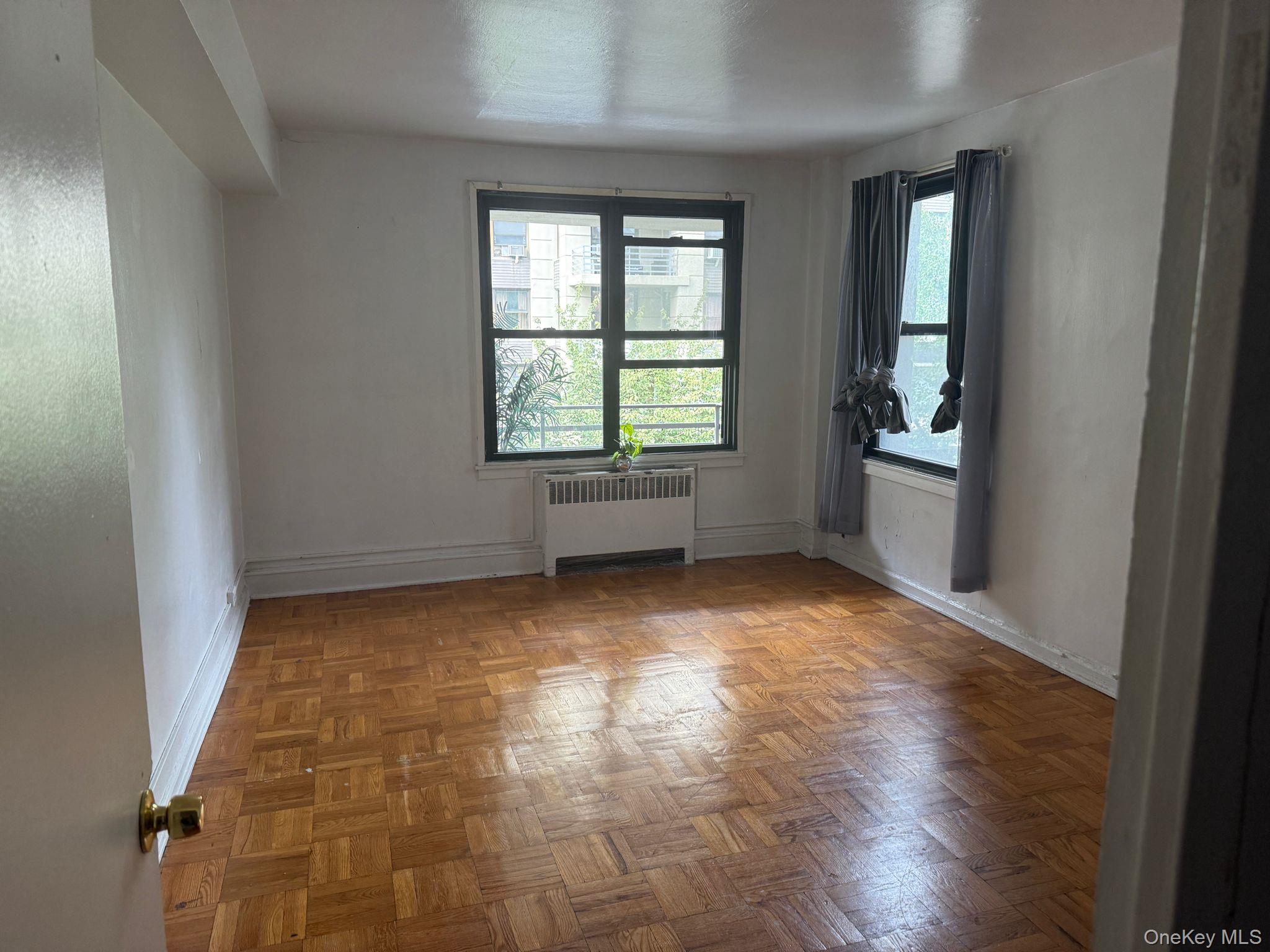 #12 photo, 98-40 64th Avenue, クイーンズ区 Rego Park , NY 11374