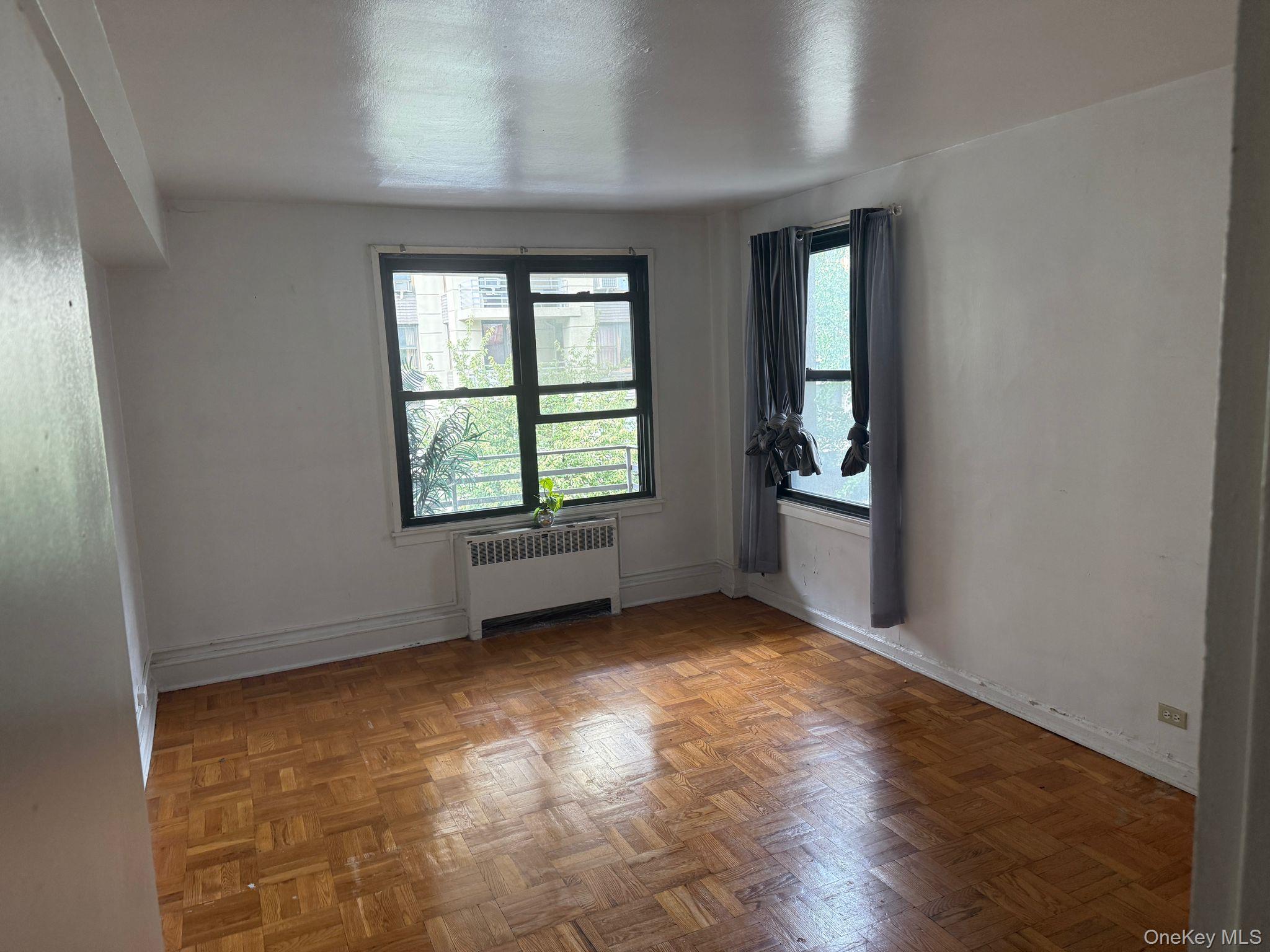 #13 photo, 98-40 64th Avenue, クイーンズ区 Rego Park , NY 11374