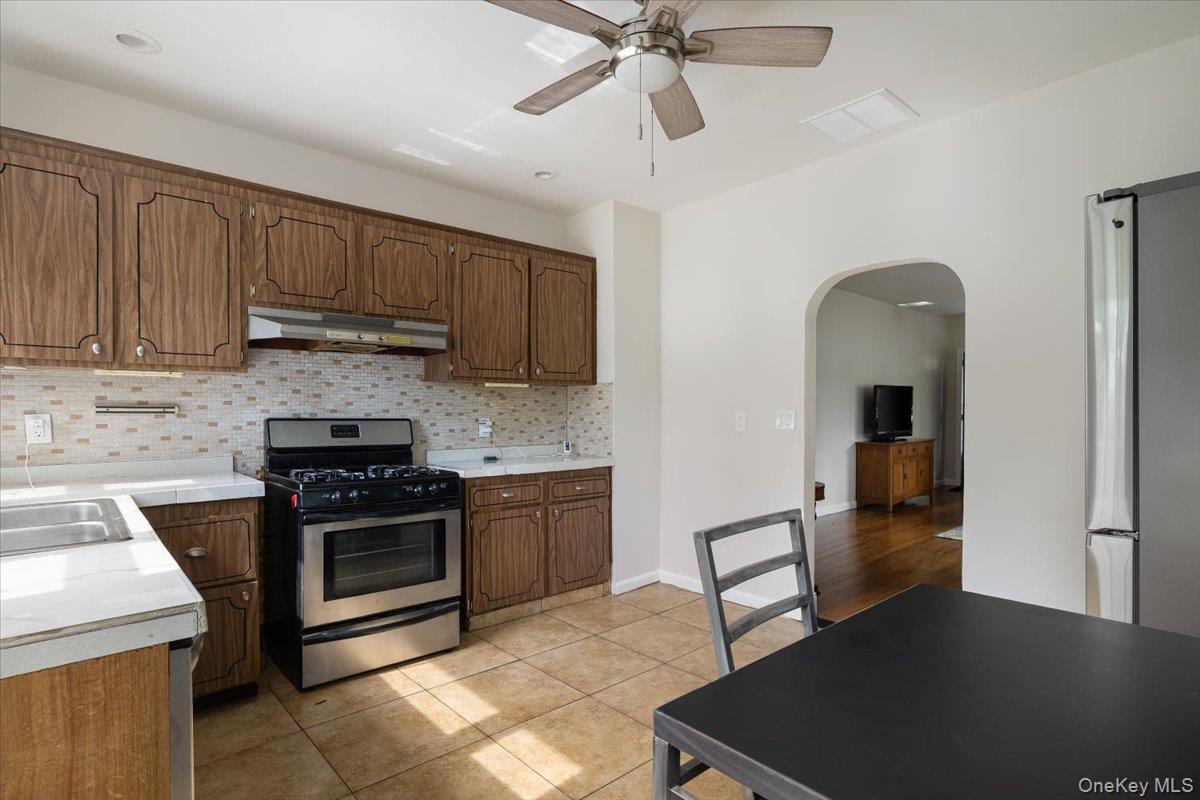 #14 photo, 246 Locust Avenue, Babylon , NY 11702