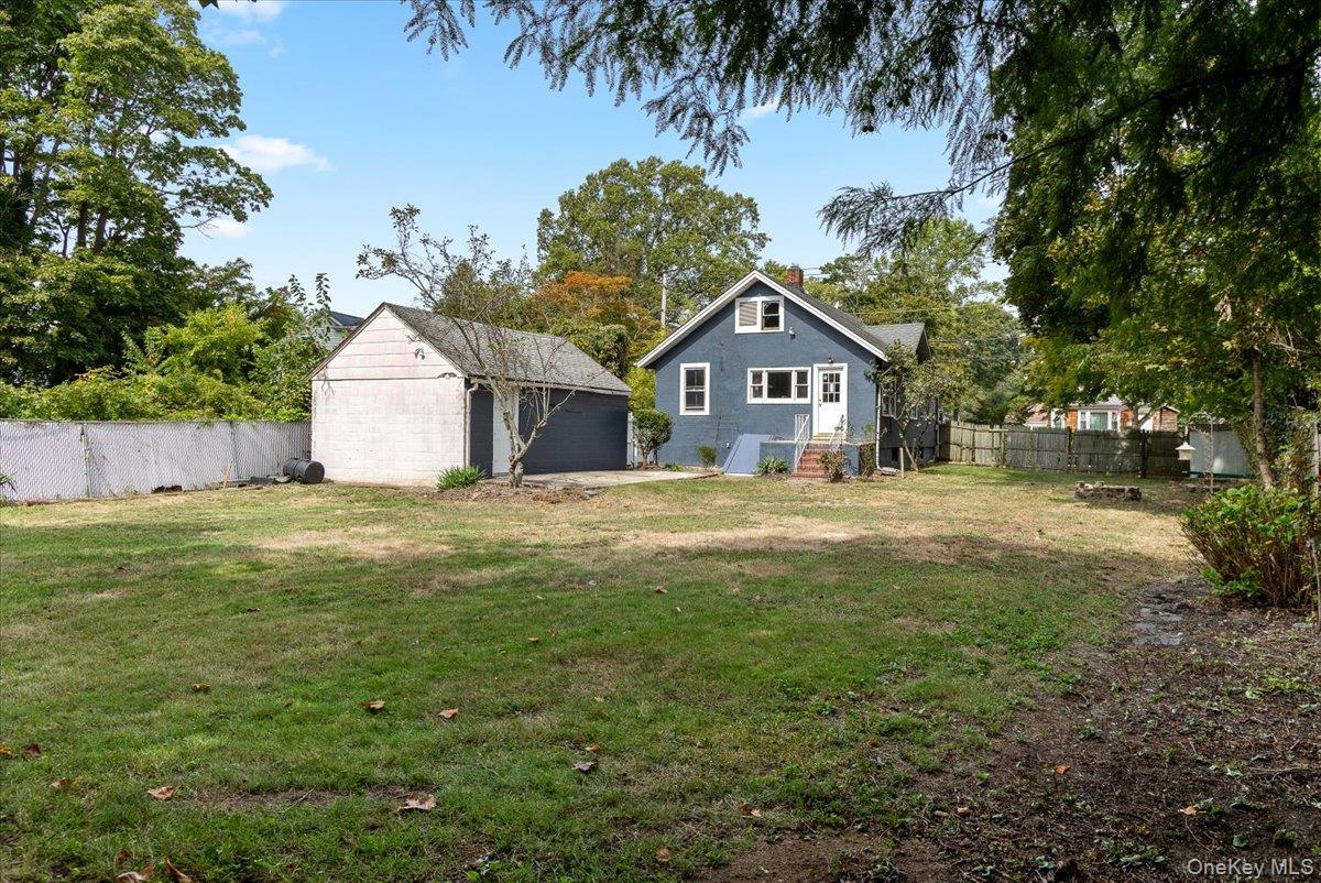 #20 photo, 246 Locust Avenue, Babylon , NY 11702