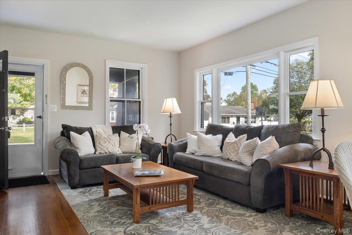 #4 photo, 246 Locust Avenue, Babylon , NY 11702