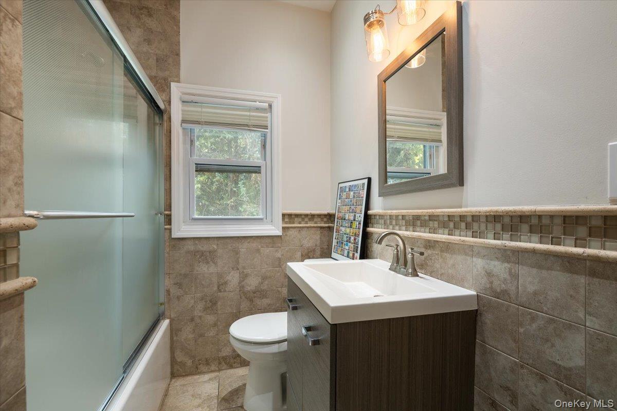 #5 photo, 246 Locust Avenue, Babylon , NY 11702