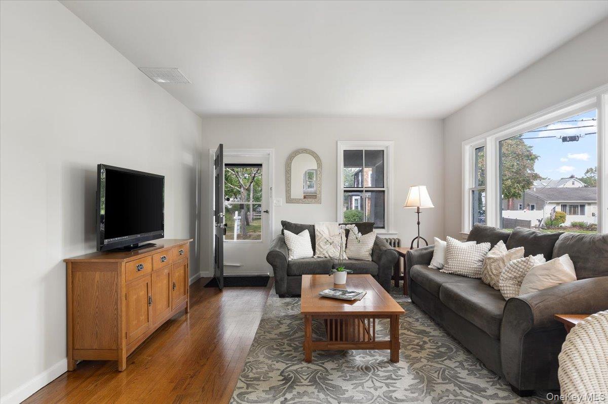 #9 photo, 246 Locust Avenue, Babylon , NY 11702