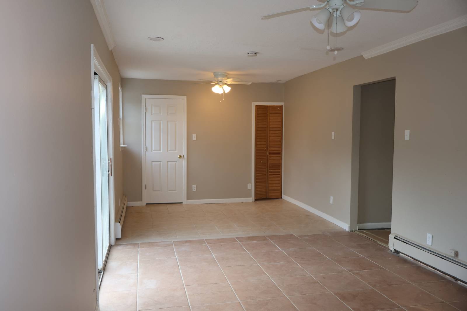 #15 photo, 40 Duke St, 롱 아일랜드 Deer Park , NY 11729