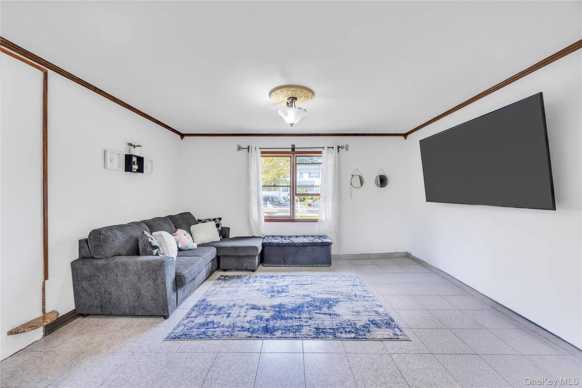 #11 photo, 194 Cranford Boulevard, Mastic , NY 11950