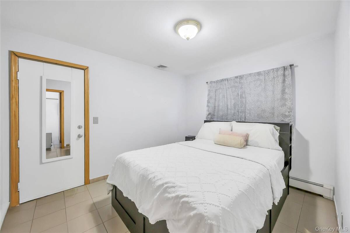 #12 photo, 194 Cranford Boulevard, Mastic , NY 11950