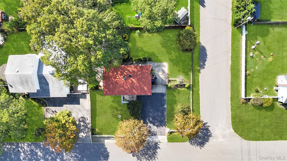 #19 photo, 194 Cranford Boulevard, Mastic , NY 11950