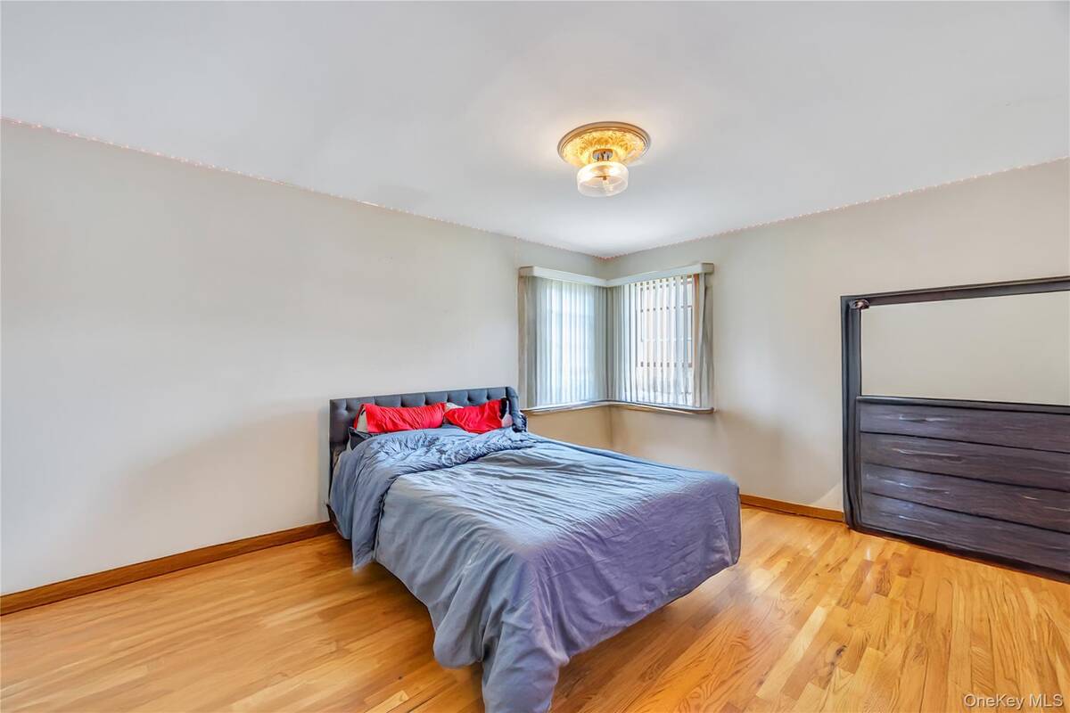 #5 photo, 194 Cranford Boulevard, Mastic , NY 11950