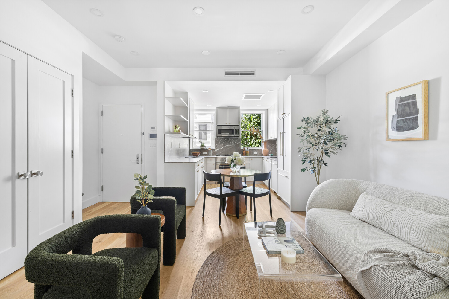 #3 photo, 1242 HANCOCK Street, ブルックリン区 Bushwick , NY 11221