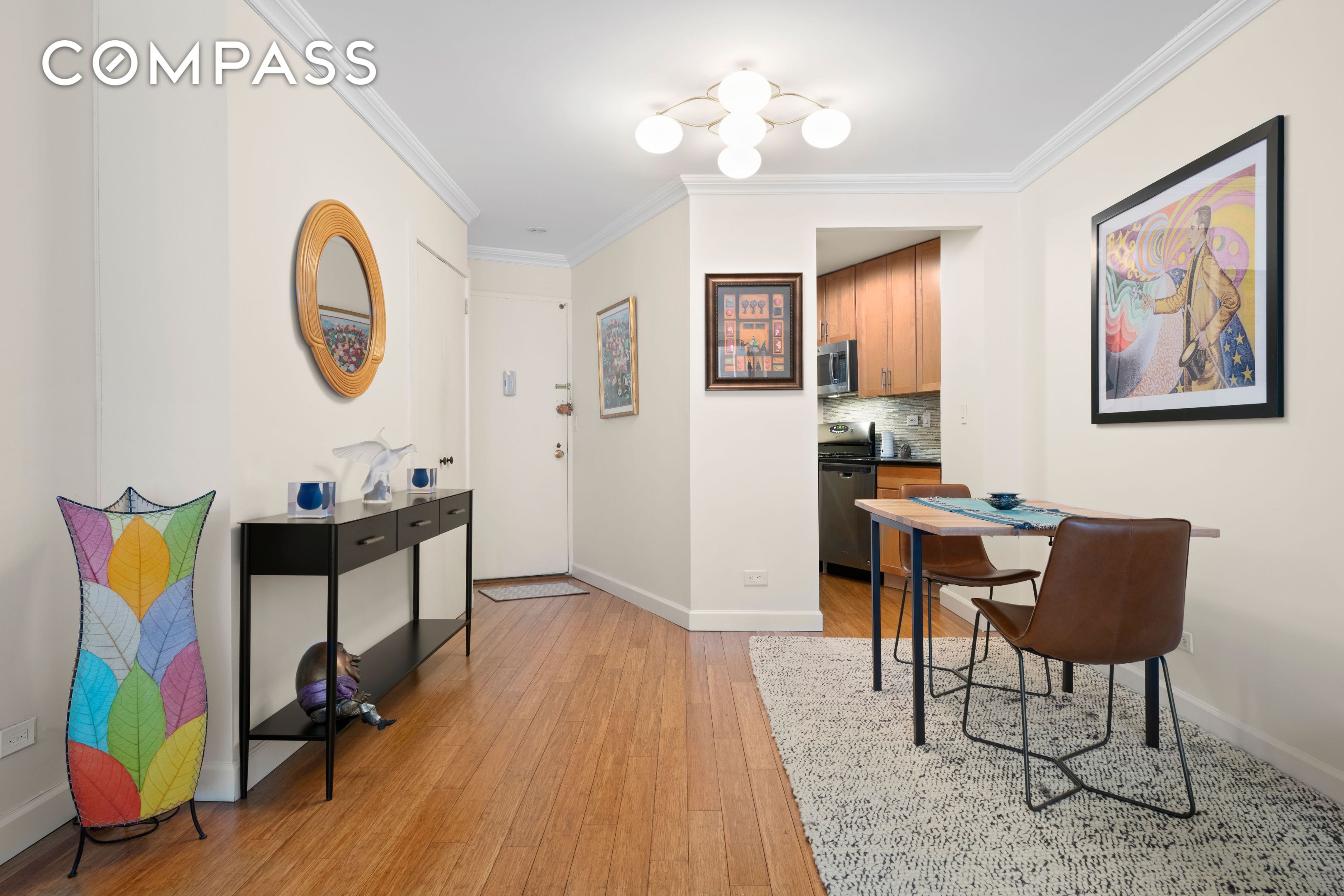 #4 photo, 2025 Broadway, Upper West Side , NY 10023