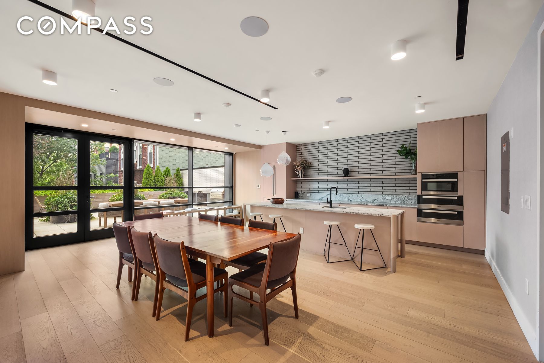 #16 photo, 510 Driggs Avenue, ブルックリン区 Williamsburg , NY 11211