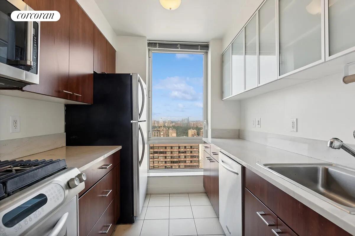 #4 photo, New York City, Yorkville , NY 10128