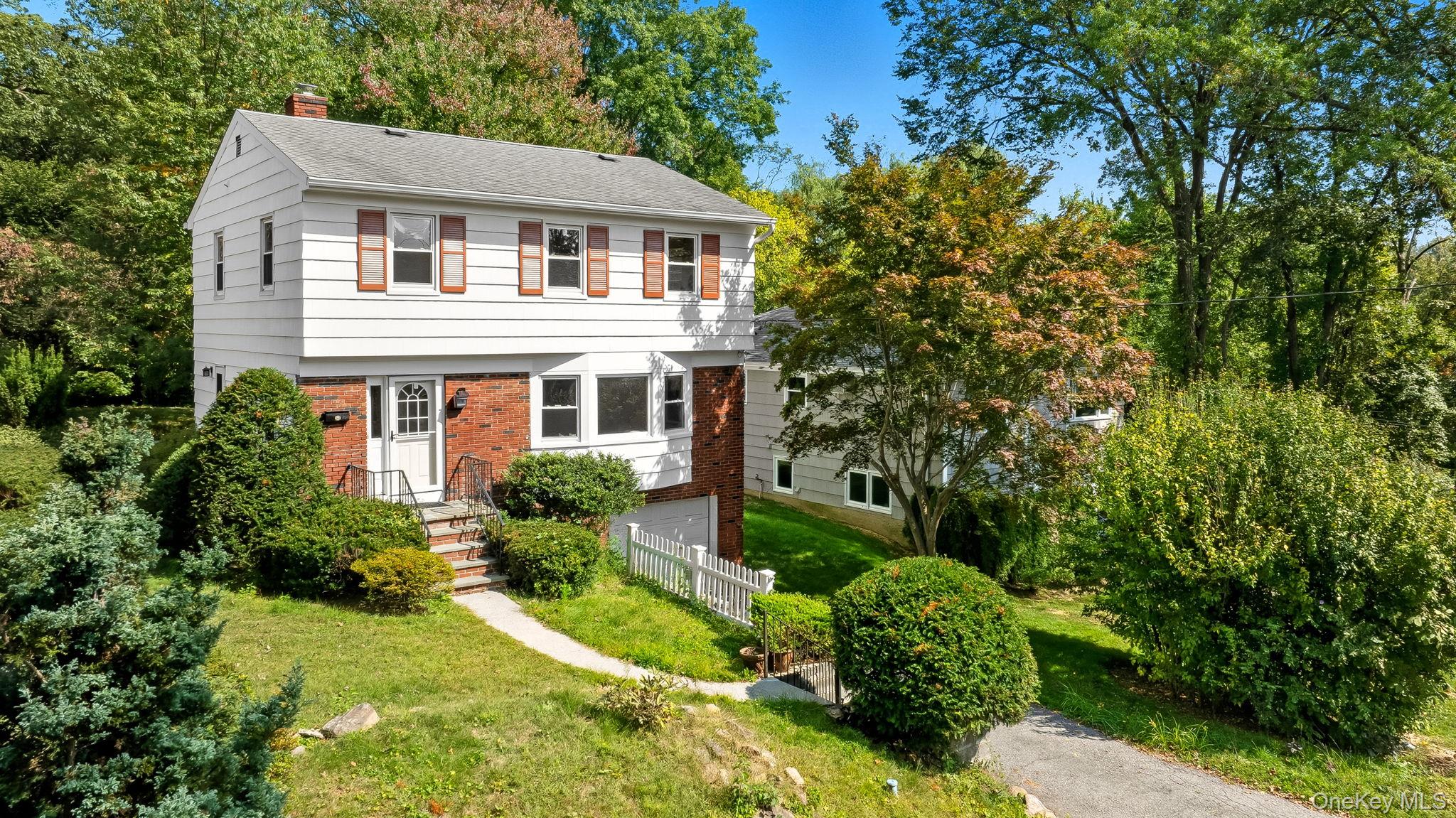 #2 photo, 105 Sprague Road, Scarsdale , NY 10583