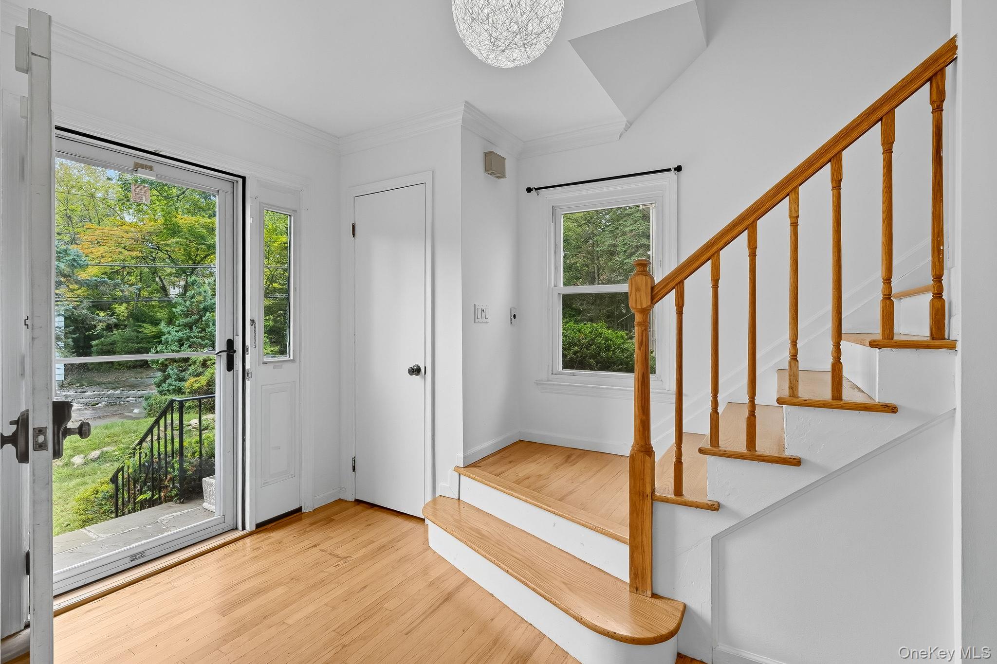 #4 photo, 105 Sprague Road, Scarsdale , NY 10583