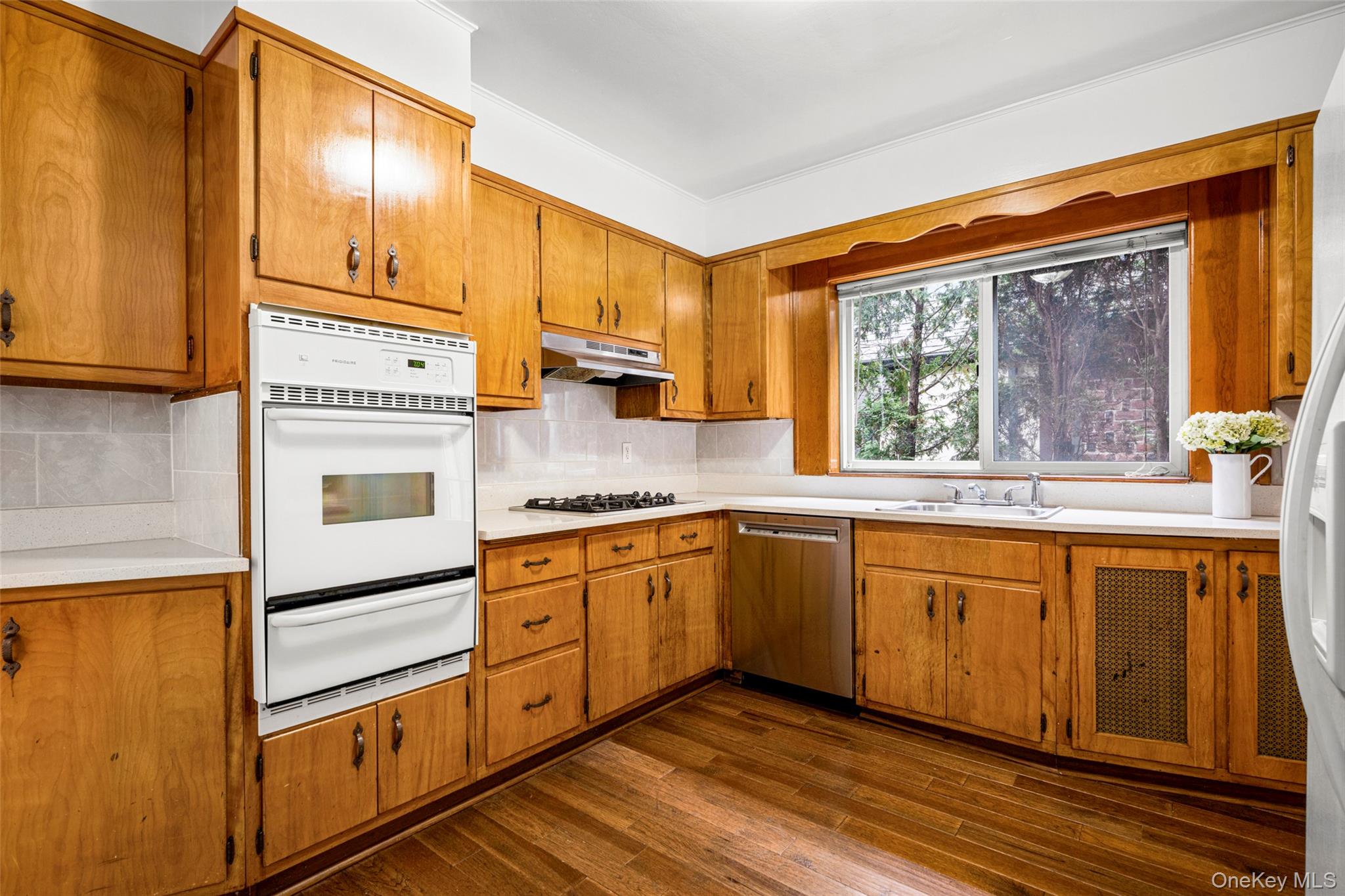 #12 photo, 21 Forest Park Avenue, Larchmont , NY 10538