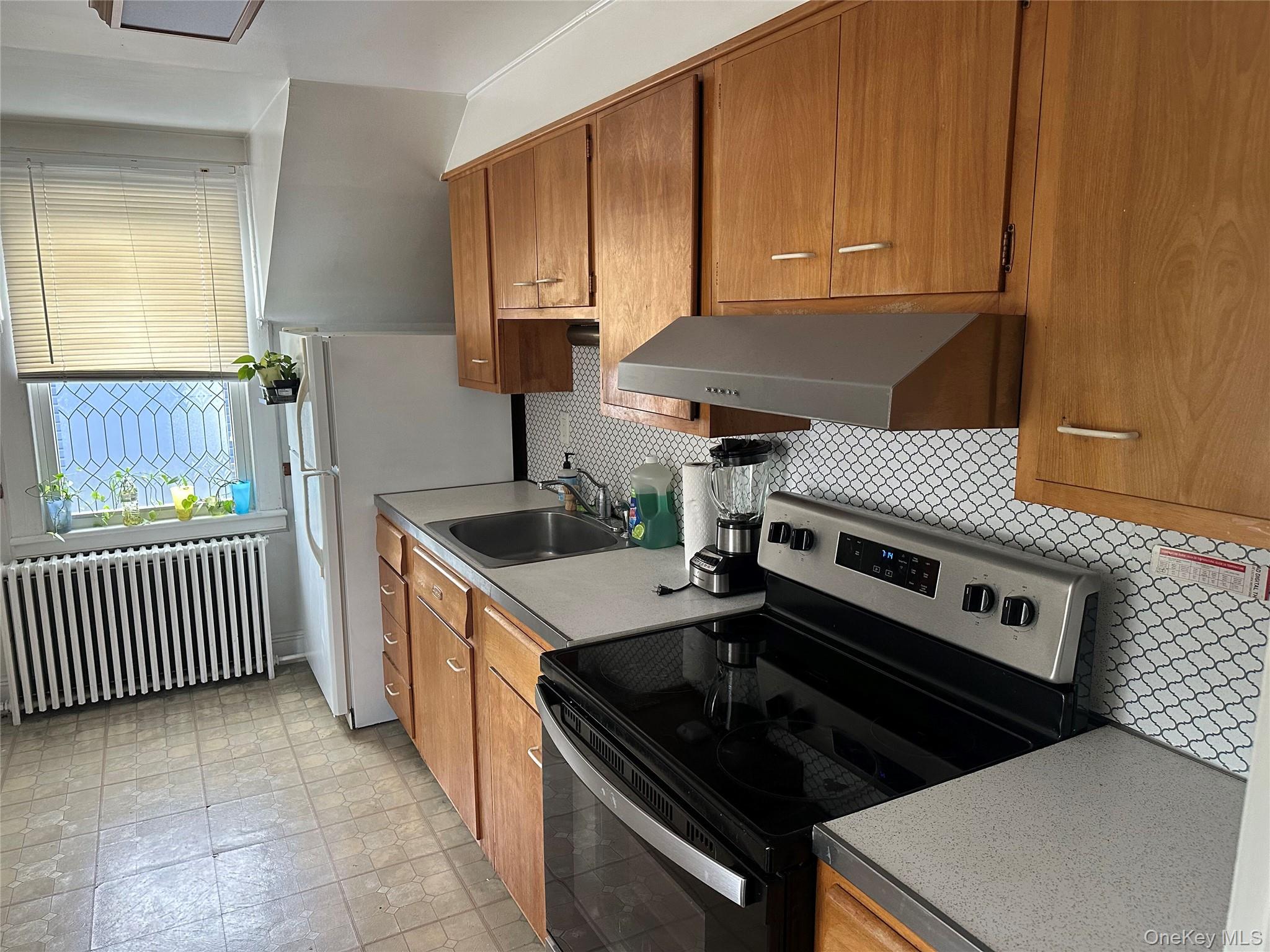 #2 photo, 9 S Dearman Street, Irvington , NY 10533