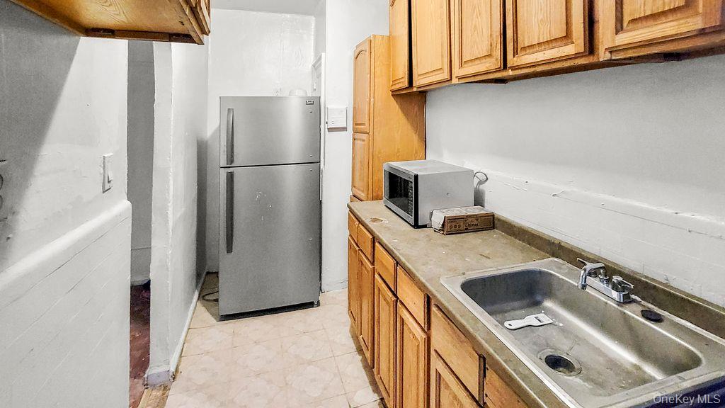 #10 photo, 1075 Grand Concourse, Bronx , NY 10452