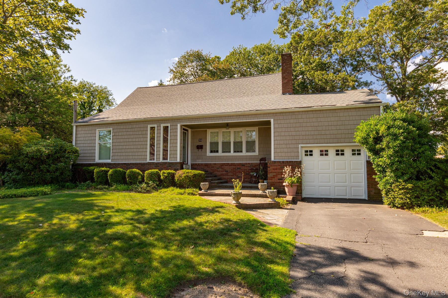 #13 photo, 90 Reade Avenue, Lindenhurst , NY 11757