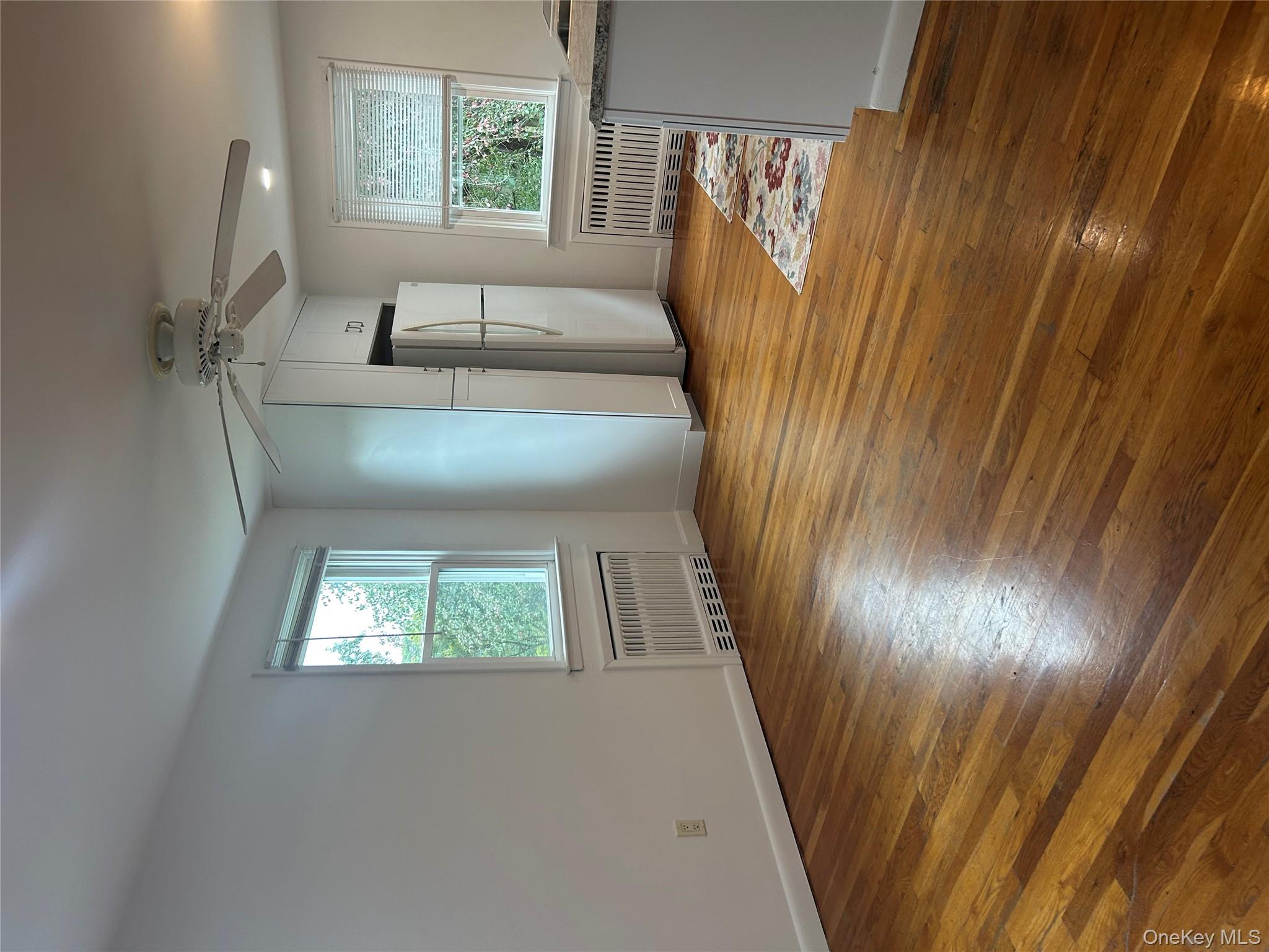 #3 photo, 90 Reade Avenue, Lindenhurst , NY 11757