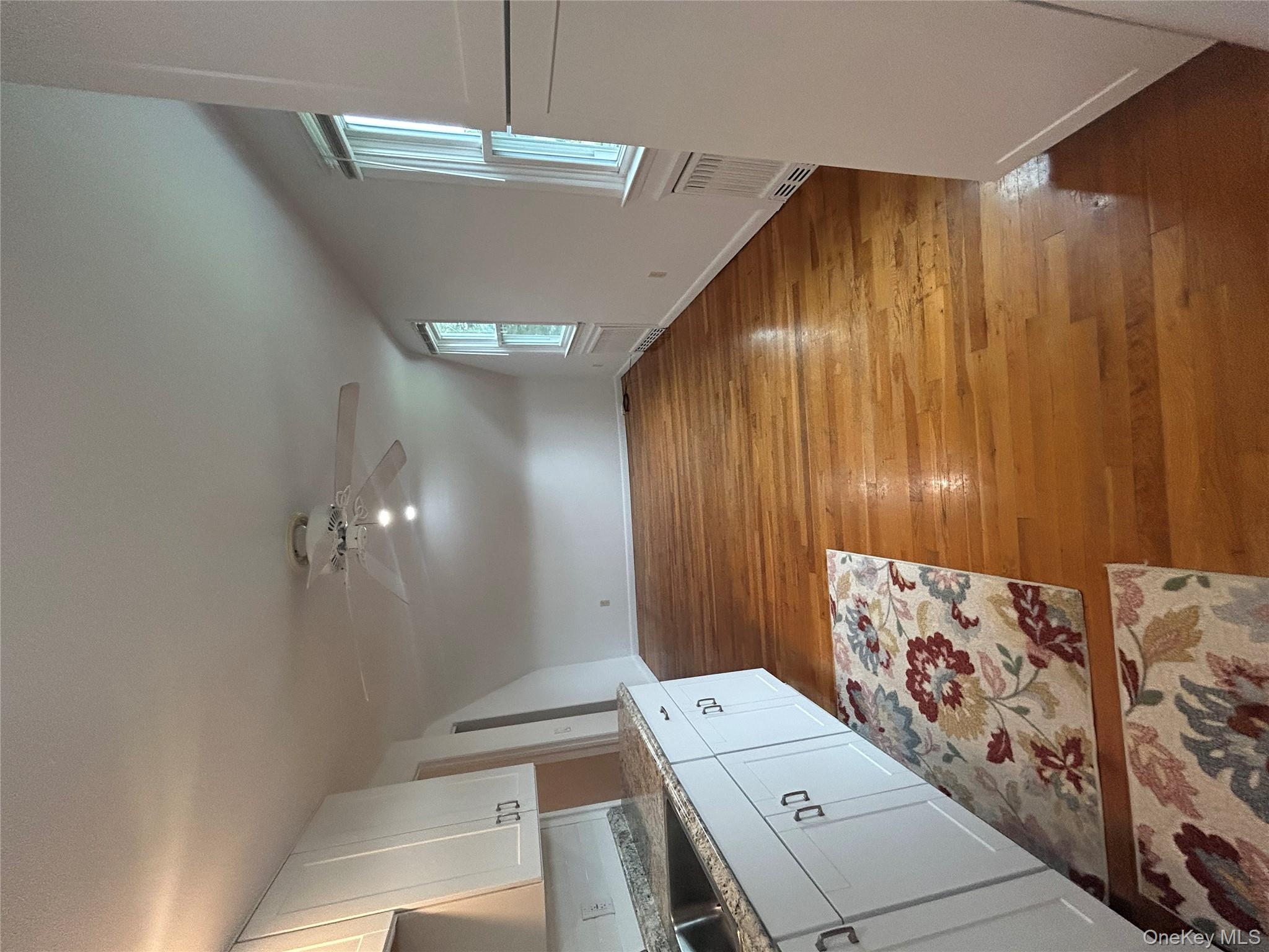 #4 photo, 90 Reade Avenue, Lindenhurst , NY 11757