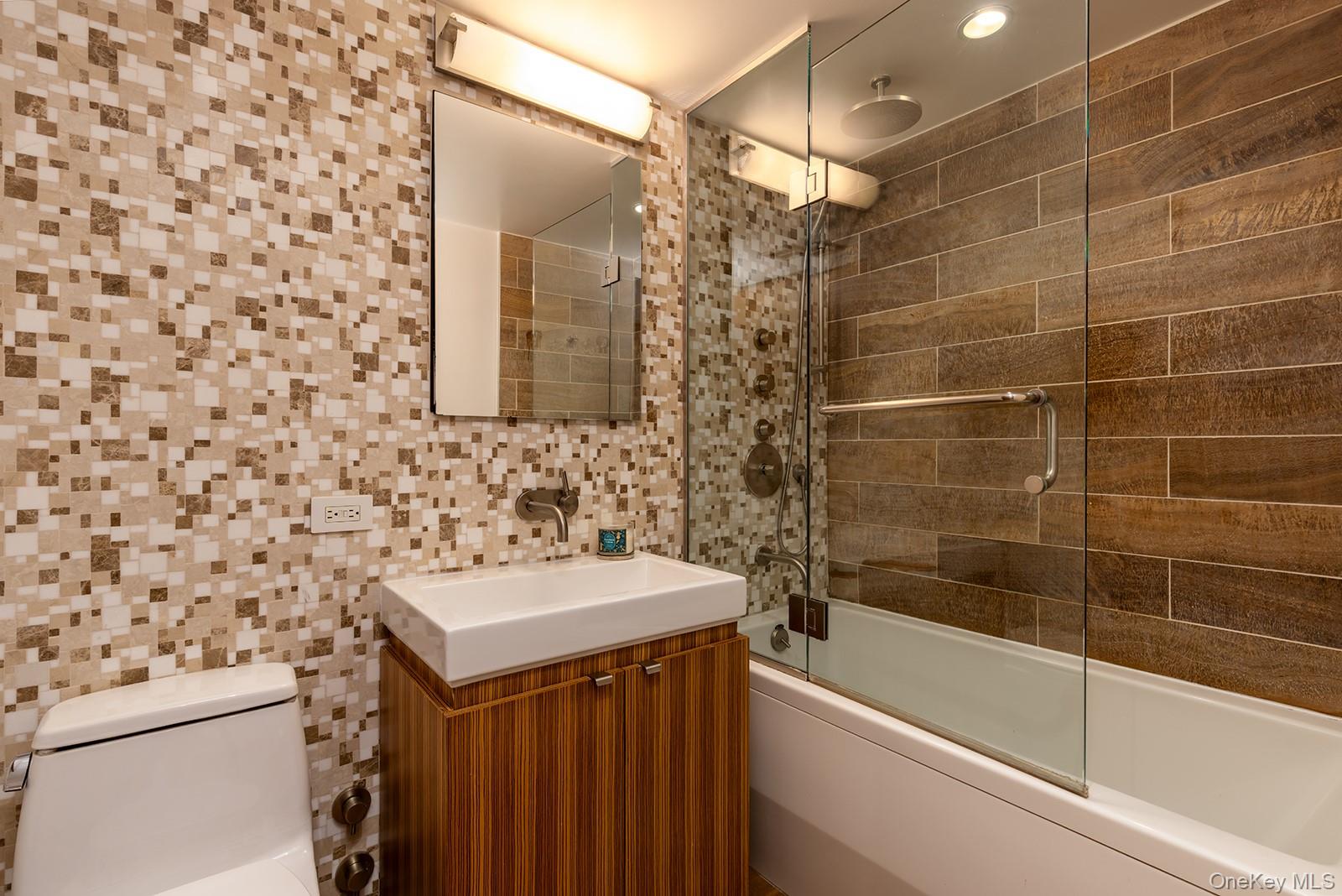 #11 photo, 2280 Frederick Douglass Boulevard, マンハッタン New York (Manhattan) , NY 10027