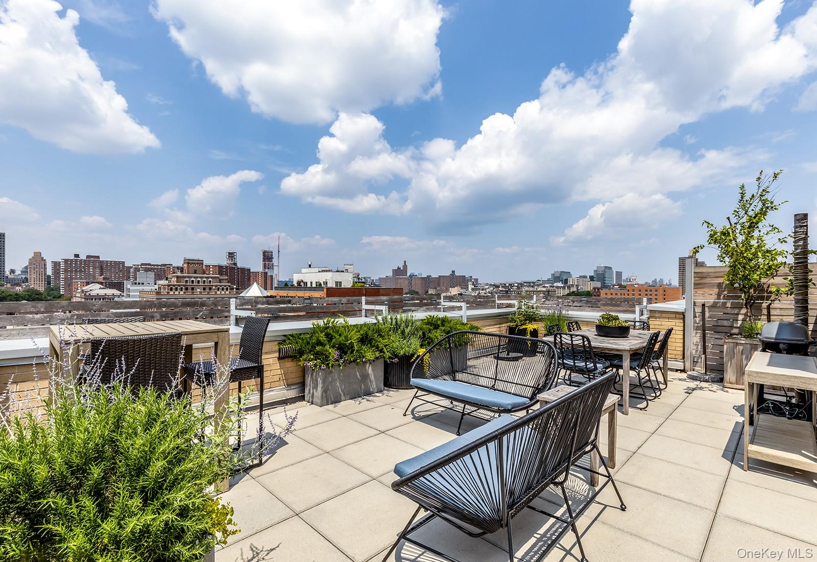 #13 photo, 2280 Frederick Douglass Boulevard, マンハッタン New York (Manhattan) , NY 10027