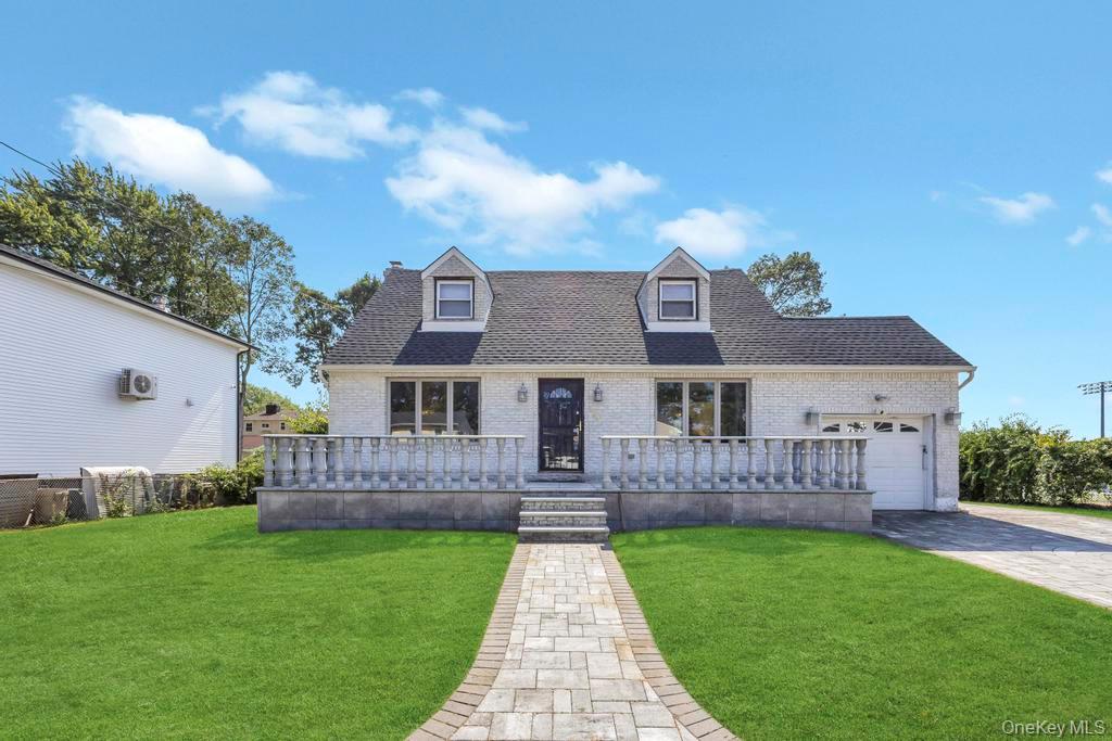 #1 photo, 529 Clinton Avenue, Rockville Centre , NY 11570