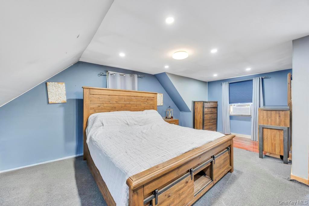 #20 photo, 529 Clinton Avenue, Rockville Centre , NY 11570