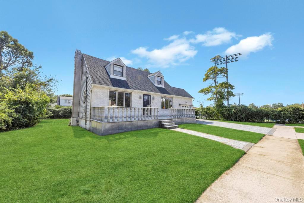 #3 photo, 529 Clinton Avenue, Rockville Centre , NY 11570