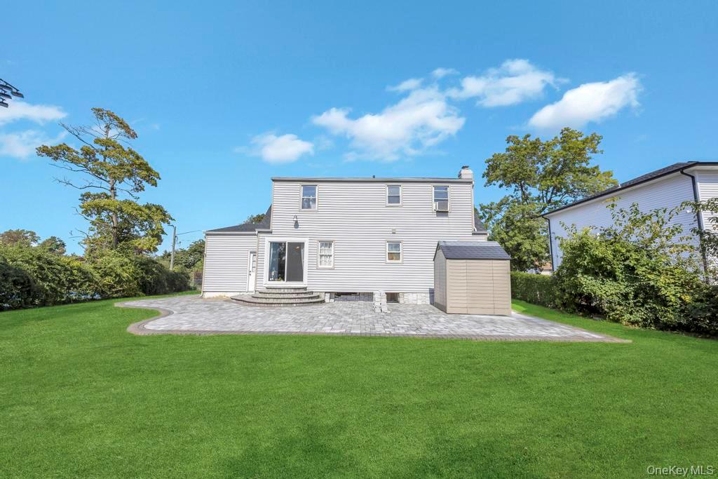 #4 photo, 529 Clinton Avenue, Rockville Centre , NY 11570