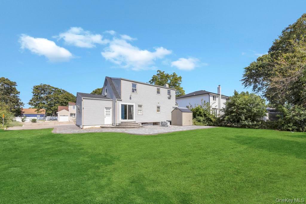 #5 photo, 529 Clinton Avenue, Rockville Centre , NY 11570