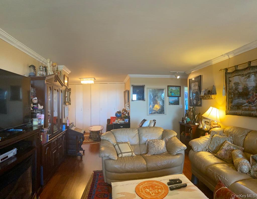 #10 photo, 61-20 Grand Central Parkway, クイーンズ区 Forest Hills , NY 11375