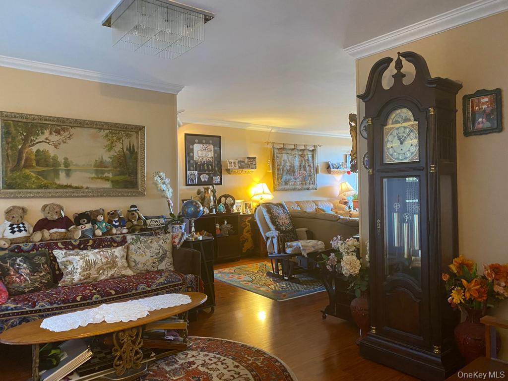 #6 photo, 61-20 Grand Central Parkway, クイーンズ区 Forest Hills , NY 11375