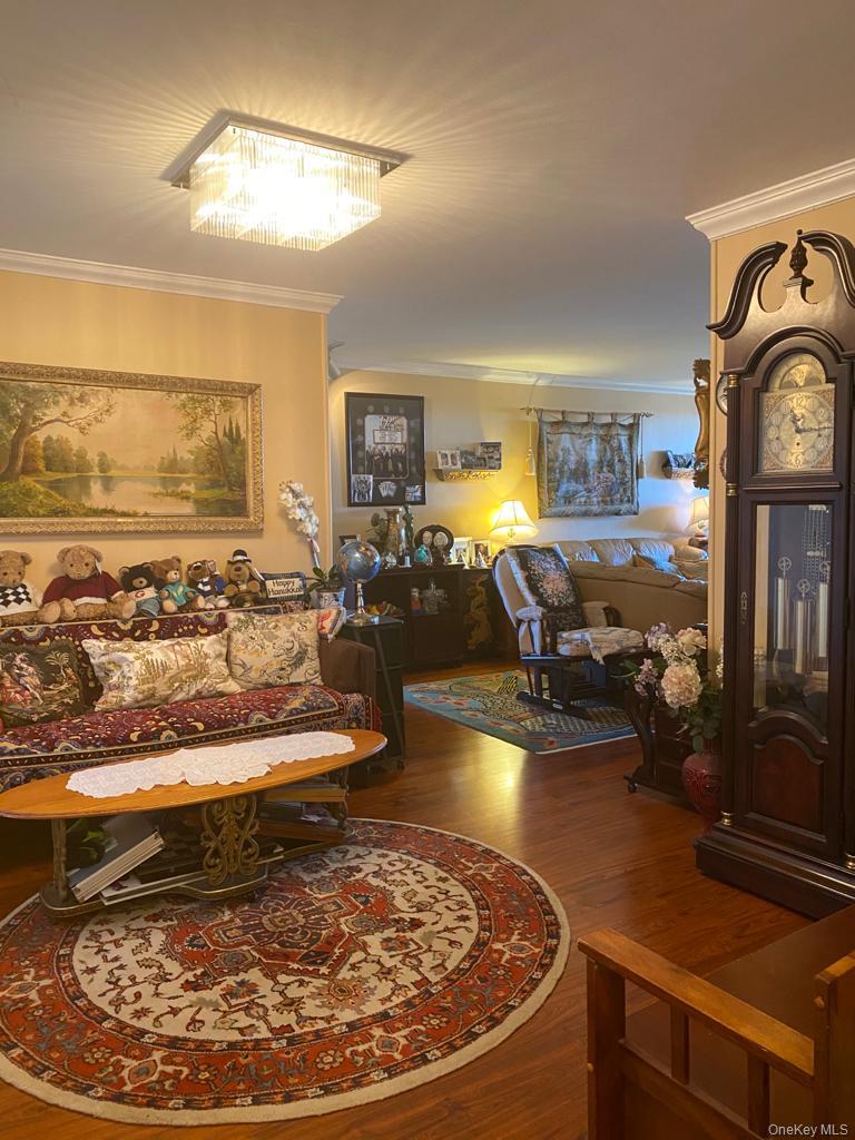 #7 photo, 61-20 Grand Central Parkway, クイーンズ区 Forest Hills , NY 11375