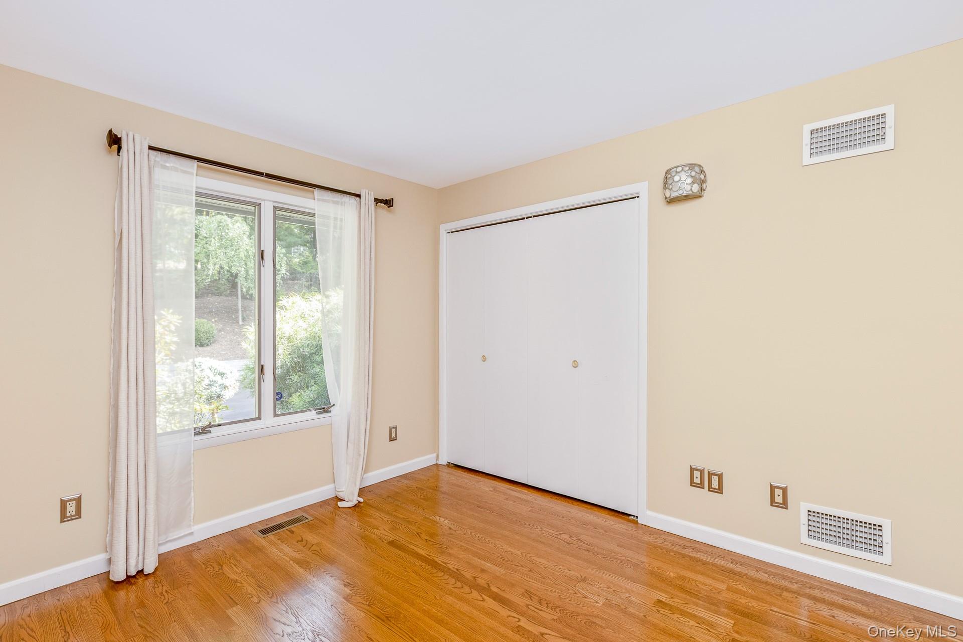 #19 photo, 1 Summit Trail, Nissequogue , NY 11780