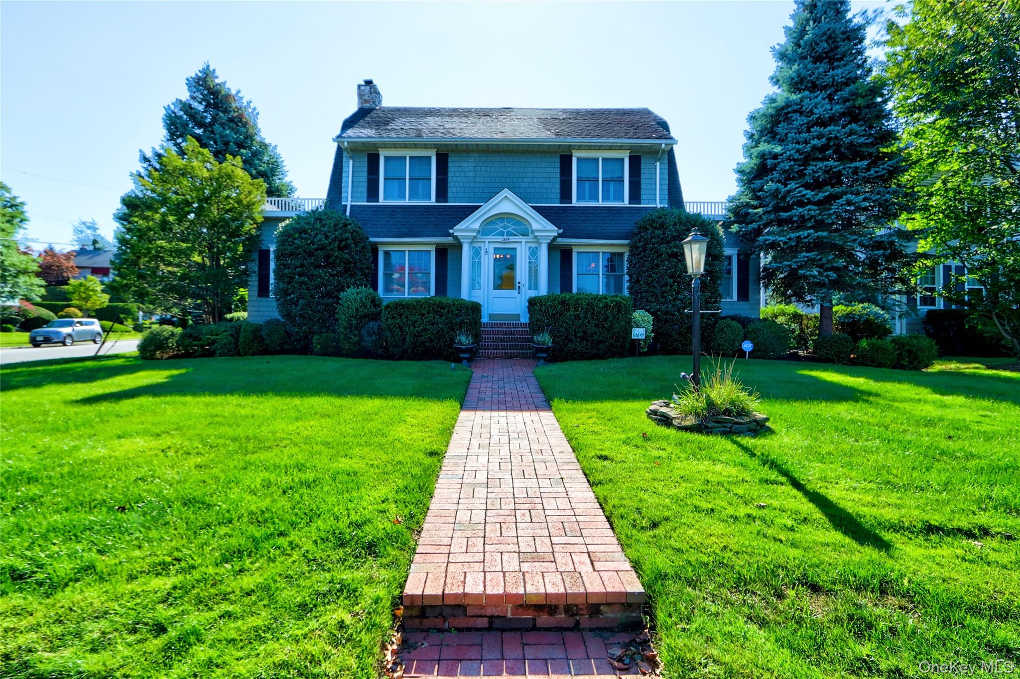 #1 photo, 169 Hempstead Avenue, Rockville Centre , NY 11570