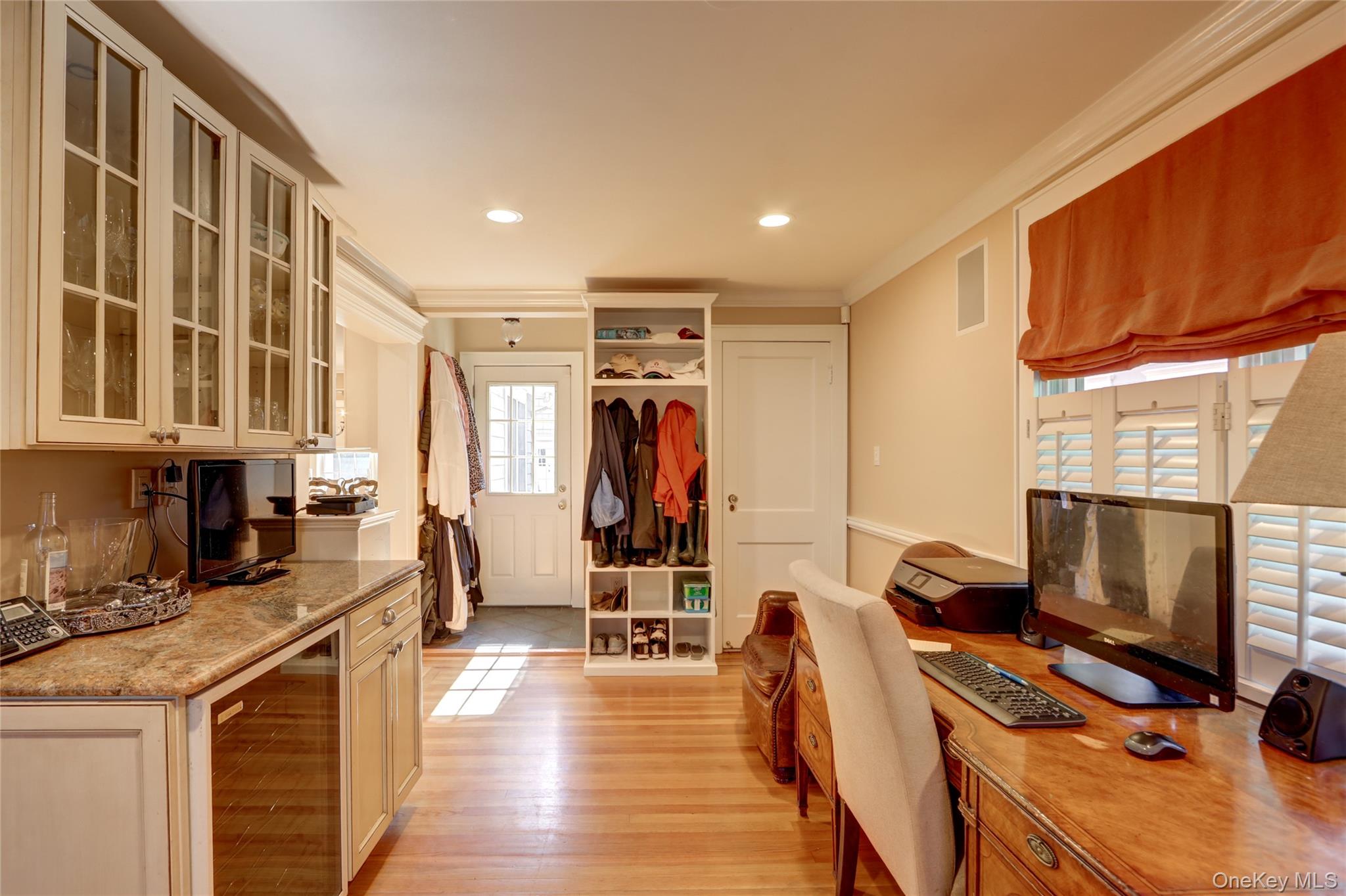 #18 photo, 169 Hempstead Avenue, Rockville Centre , NY 11570