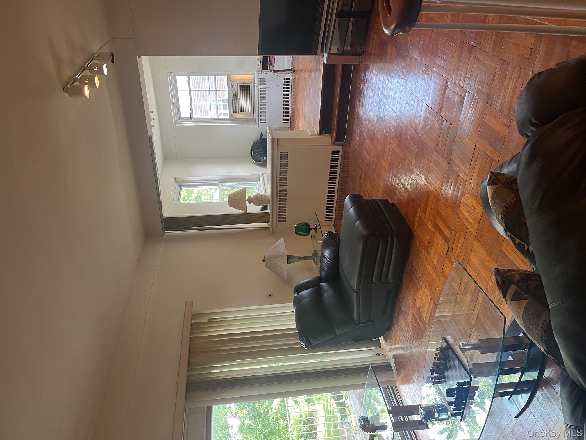 #10 photo, 230 Central Avenue, ナッソー郡 Lawrence , NY 11559