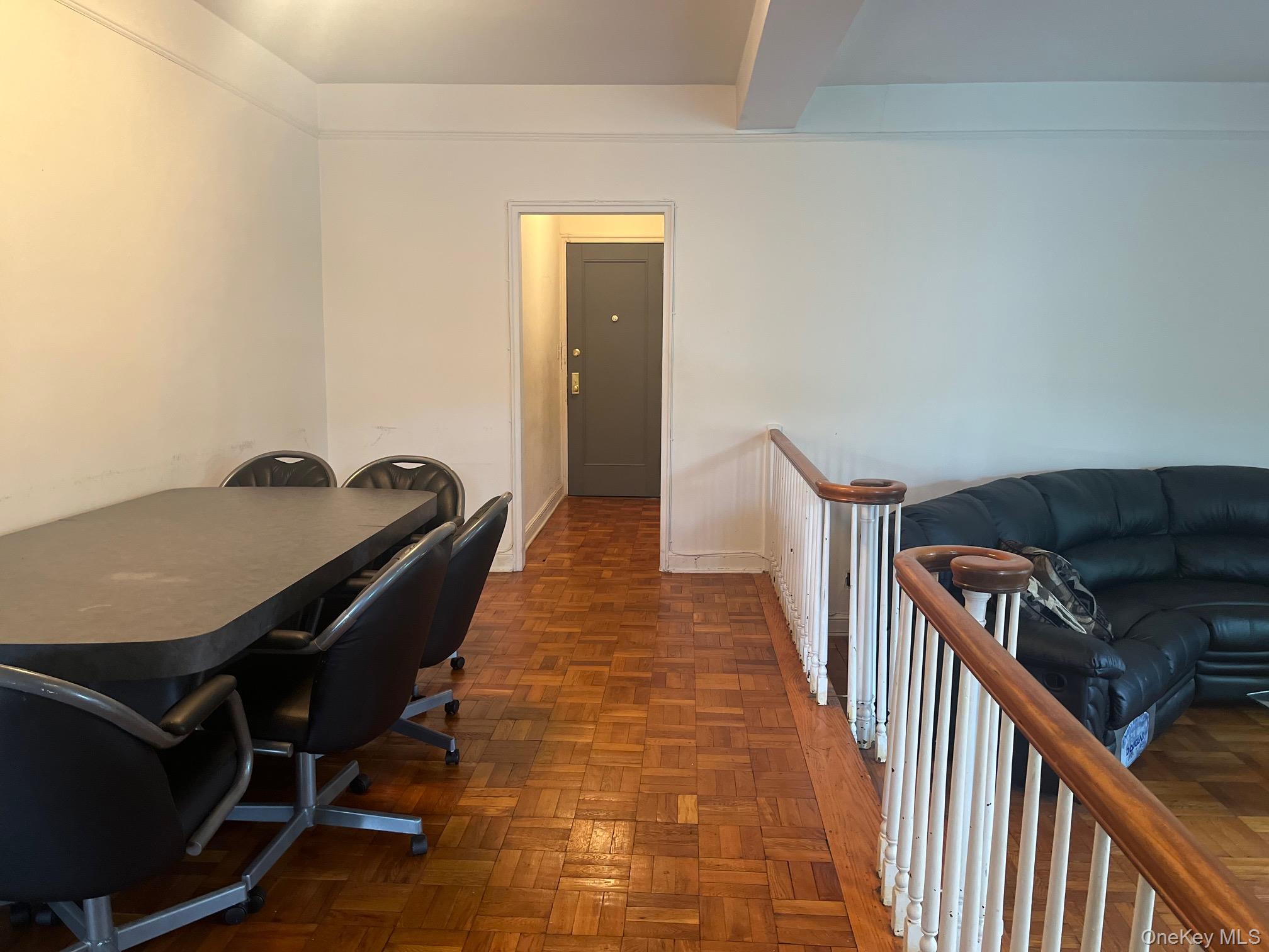 #13 photo, 230 Central Avenue, ナッソー郡 Lawrence , NY 11559