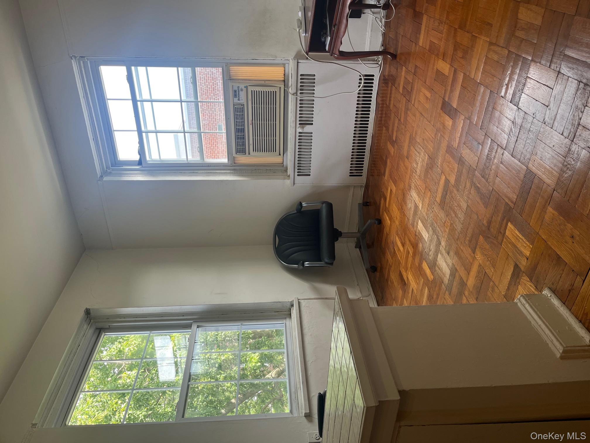 #14 photo, 230 Central Avenue, ナッソー郡 Lawrence , NY 11559